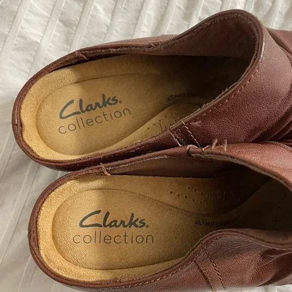 Clarks slides - Picture 2 of 5
